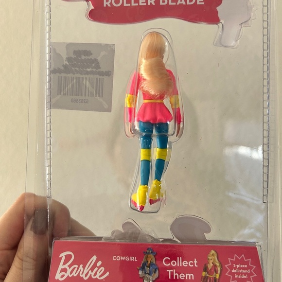 World’s Smallest Barbie Roller Blade Doll, Collectable- NWT - Picture 2 of 7